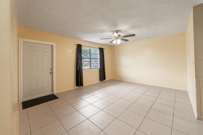 Foto del edificio - 6981 SW 19th Manor