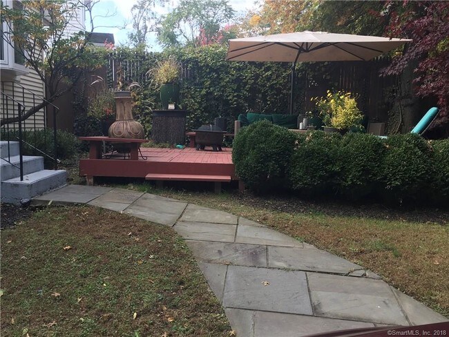 Foto del edificio - 16 Ingalls Ave