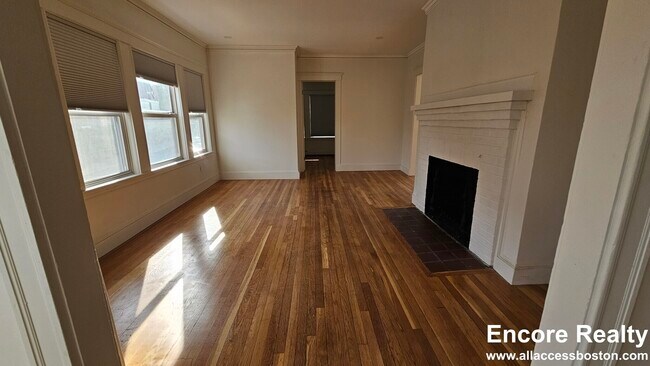 Foto del edificio - 16 Gerald Rd