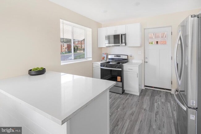 Foto del edificio - 713 Marcy Ave