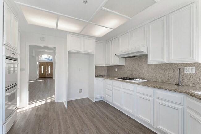 Gas cook top and double oven - 29282 Canary Ct
