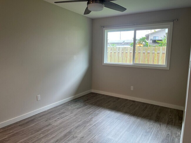 Foto del edificio - Kaneohe Duplex - Downstairs unit 2 bedrooms, 1.5 bath with 2 parking stalls - Avail now!