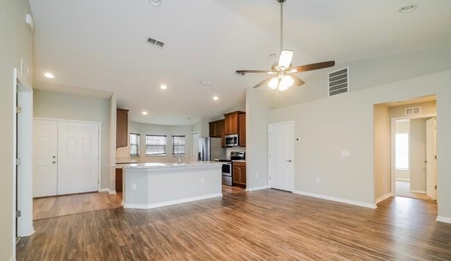 Building Photo - 108 Solis Dr