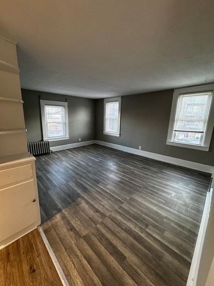 Building Photo - 1488 E Thacker St