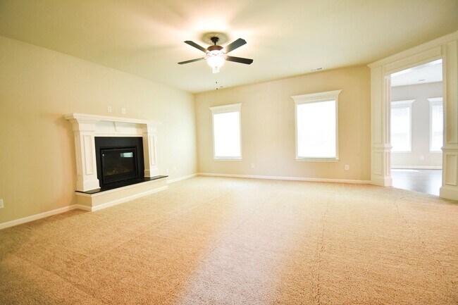 Foto del edificio - 5 Bedroom 4.5 Bath with Bonus