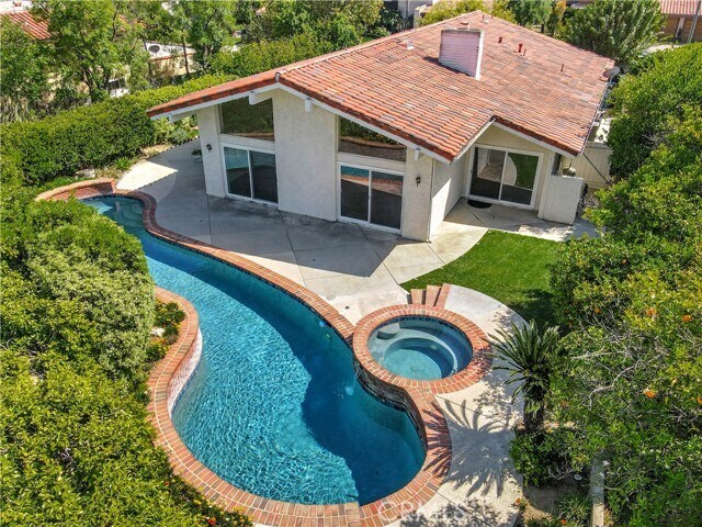 Primary Photo - 23415 Park Hacienda