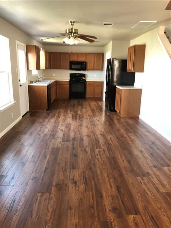 Building Photo - 513 S Pauley Dr