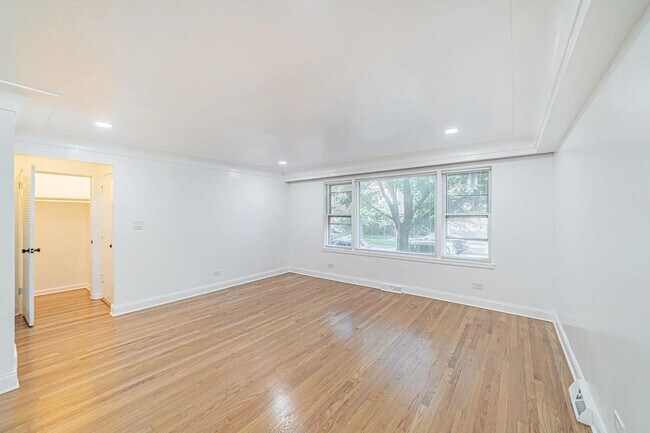 Foto del edificio - 7530 N Oakley Ave