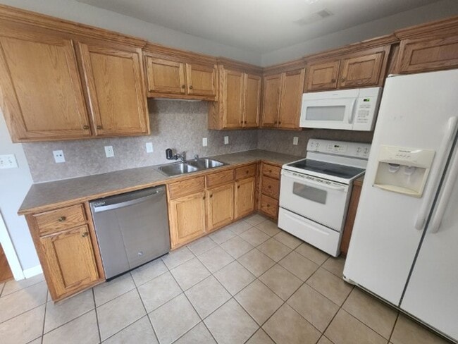 Building Photo - 701 Hidden Forest Dr