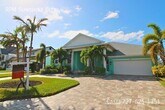Foto principal - Luxury Island Living: Stunning 4-Bedroom H...