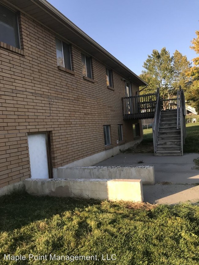 Building Photo - 33 W 1005 N