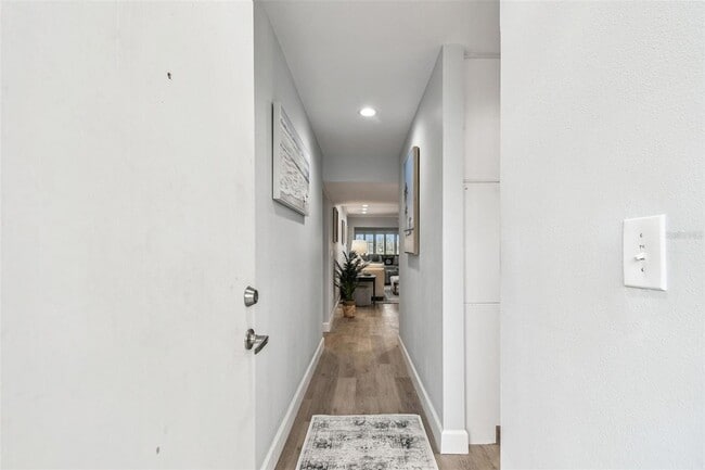 Building Photo - 8 Glencoe Pl