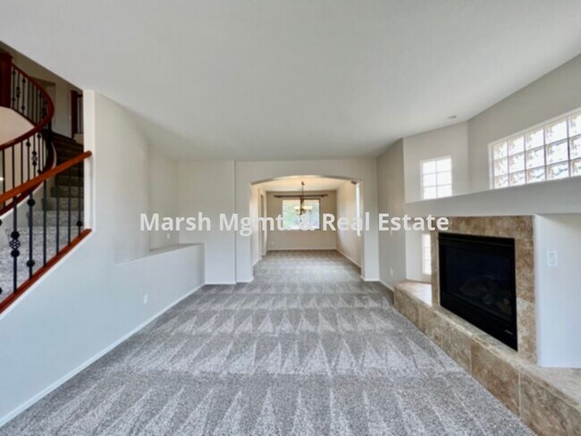 Building Photo - Beautiful 2-story, 5 bedroom home with poo...