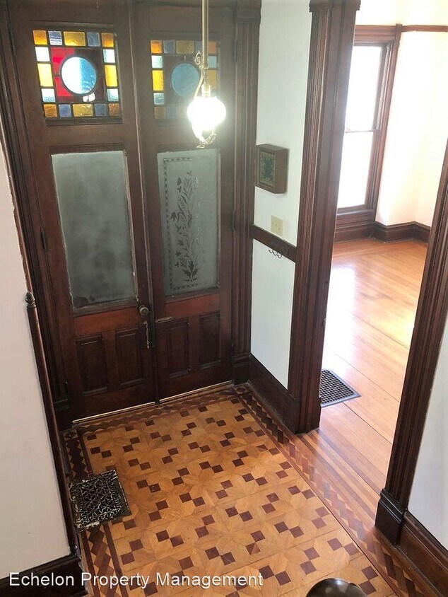 Primary Photo - 3 br, 2 bath House - 922 5th Ave.