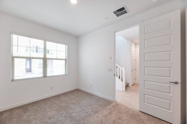 Building Photo - Brand New luxurious Model Home with 2 Master Suites in Warner Meadow