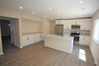 Building Photo - 118 N Cottage Rd