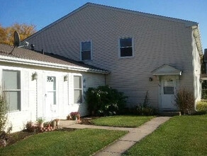 Building Photo - 206 Sunset Ct