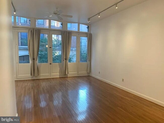 Foto del edificio - 261 N 3rd St