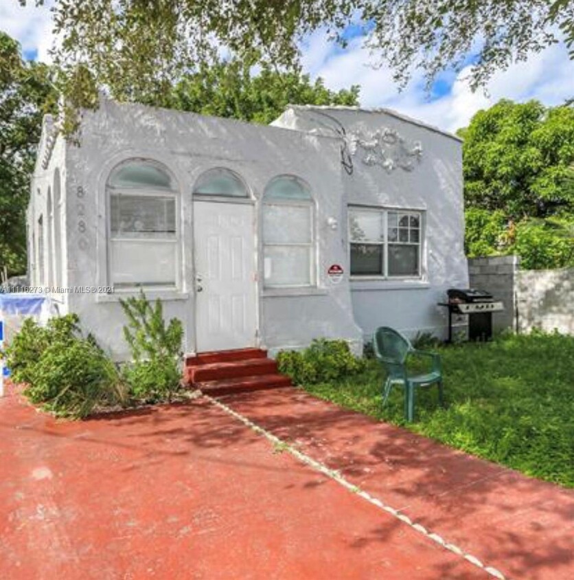Primary Photo - 8280 NE 1st Pl