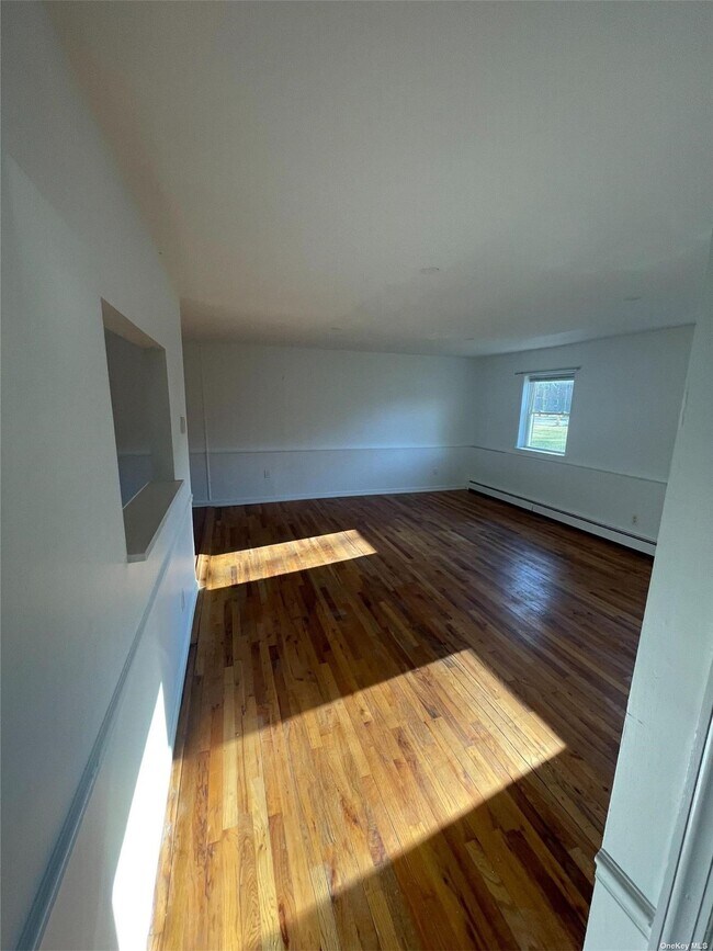 49 Garfield Ave, Sayville, NY 11782 House Rental in Sayville, NY