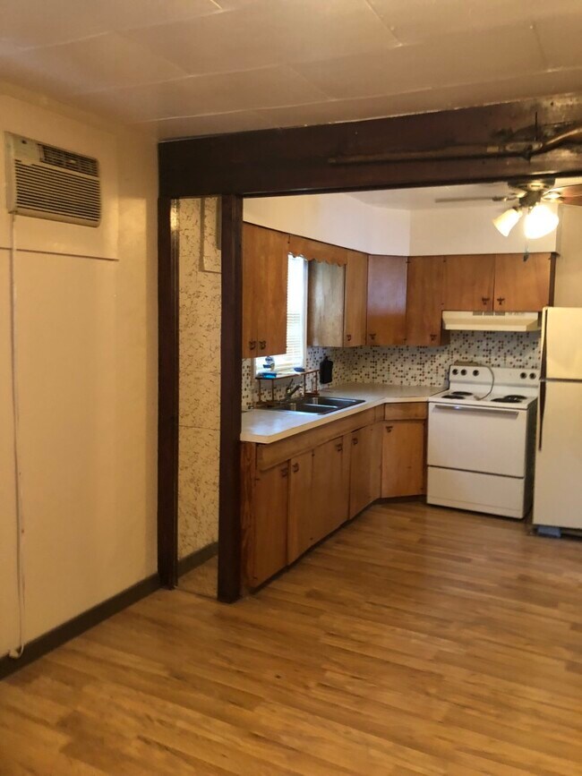 Foto del edificio - 117 N Main Ave