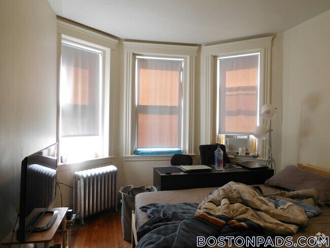 Building Photo - 1175 Boylston St