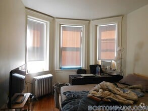 Building Photo - 1175 Boylston St