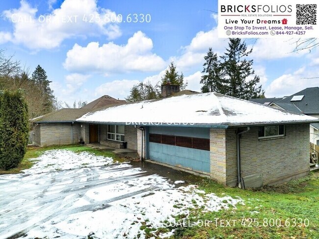 Building Photo - Charming Home Just Steps from Grass Lawn P...