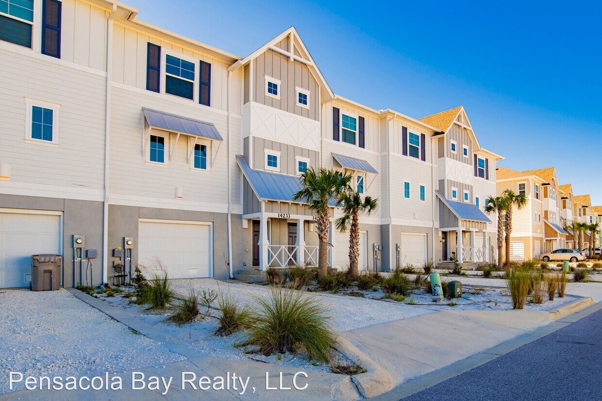 Primary Photo - 3 br, 2.5 bath House - 14233 Beach Heather...