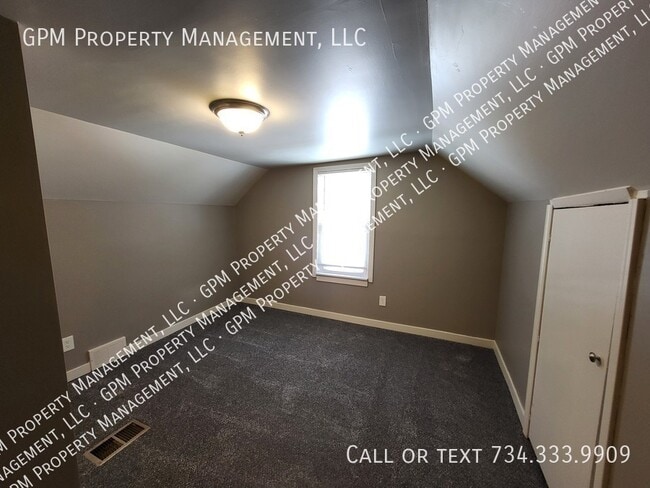 Building Photo - 28911 Powers St