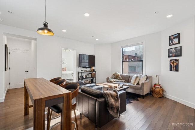 Building Photo - 919 Vallejo St