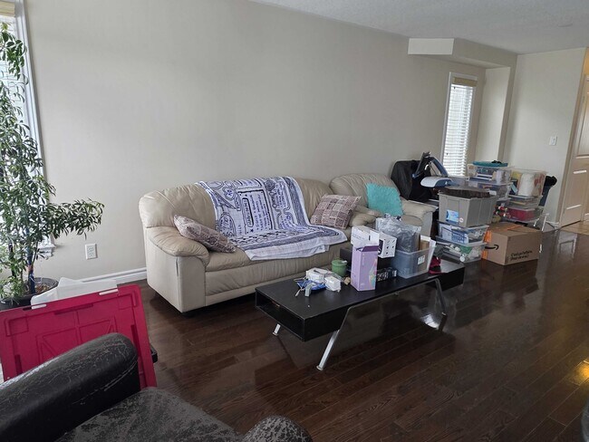 Photo du bâtiment - 1132 Crossfield Ave