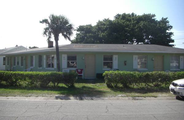 Primary Photo - 7200 Bay St