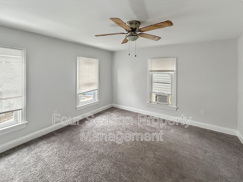 Foto principal - 336 S Locust St