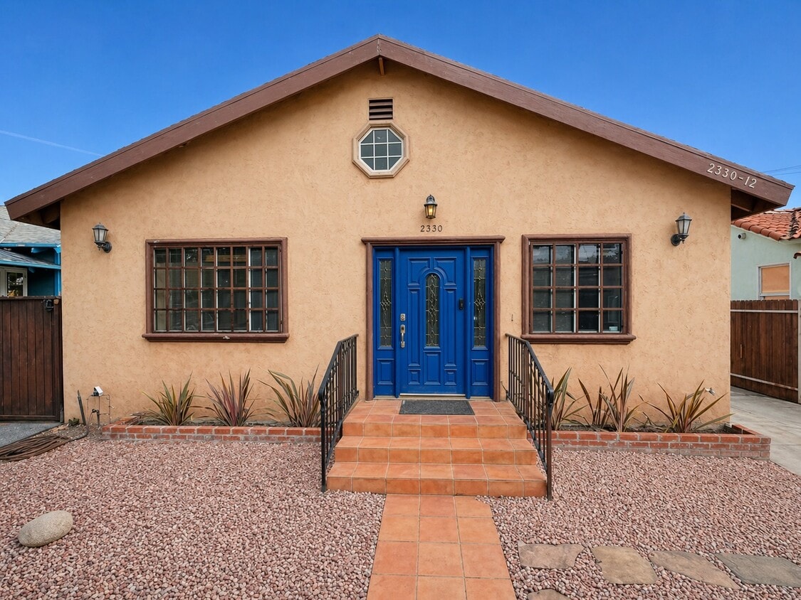 Main entrance into home. - 2330 S Mansfield Ave (Los Angeles, CA)