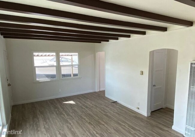Building Photo - 2 br, 1 bath House - 5135 W 132nd St