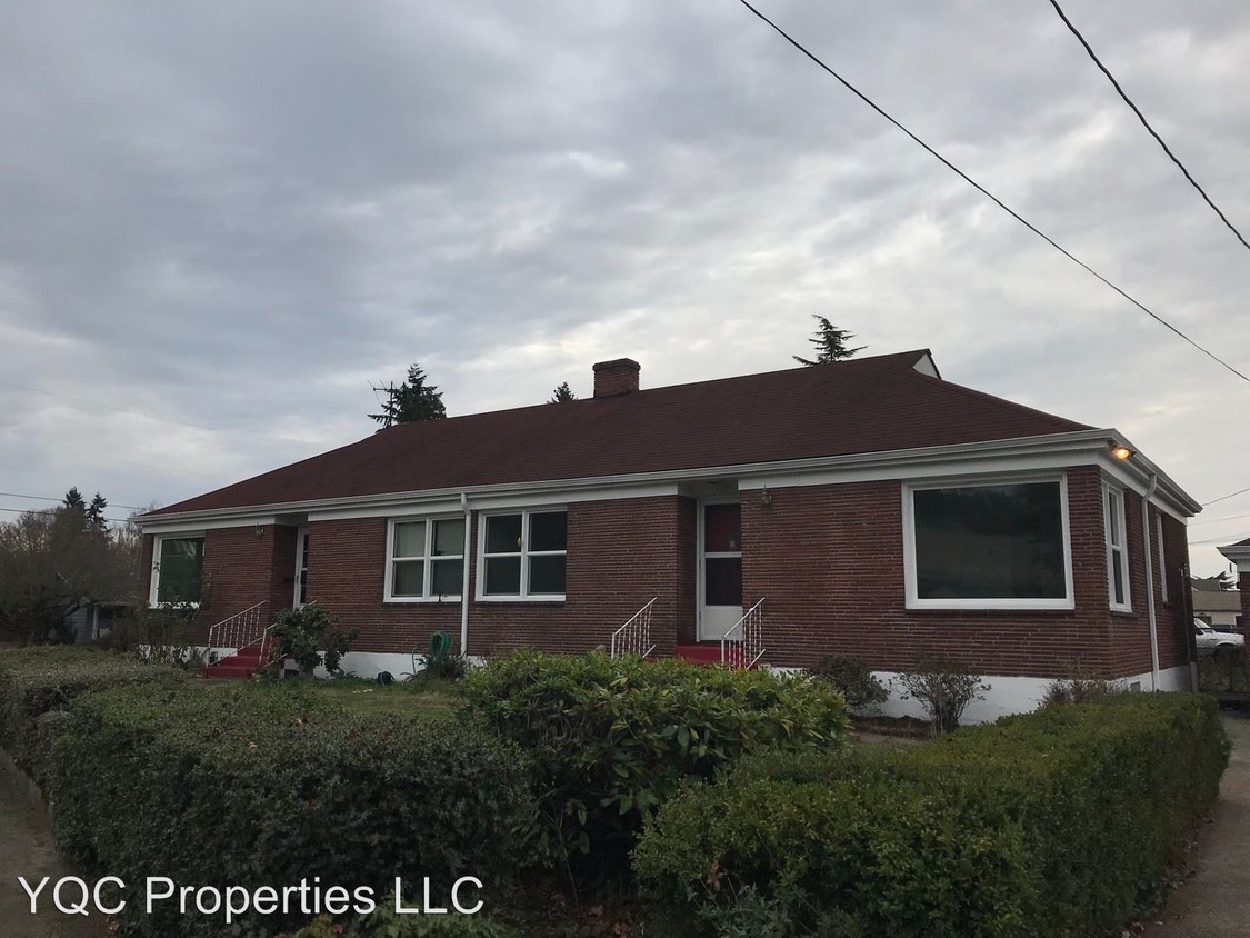 Primary Photo - 3309 E Evergreen Blvd