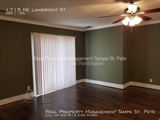 Foto del edificio - 1715 E Lambright St N