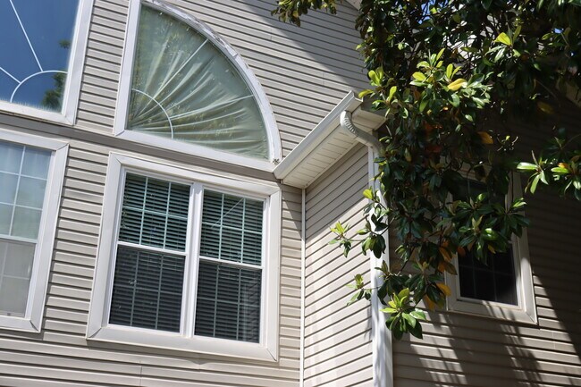 Foto del edificio - 1057 Stones Throw Dr NW