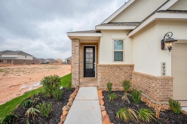 Building Photo - 4939 Shimmer Side Dr