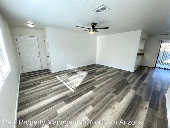 Foto del edificio - 3 br, 2 bath House - 3684 N. Wells St.