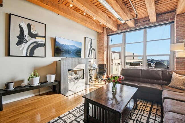 Photo - 333 S Desplaines St Apartment