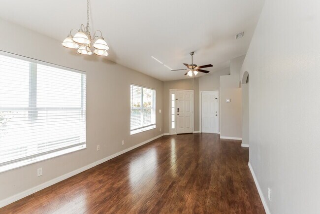 Foto del edificio - 5862 Wrenwater Dr