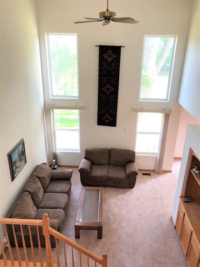 Building Photo - 207 Ainsley Dr