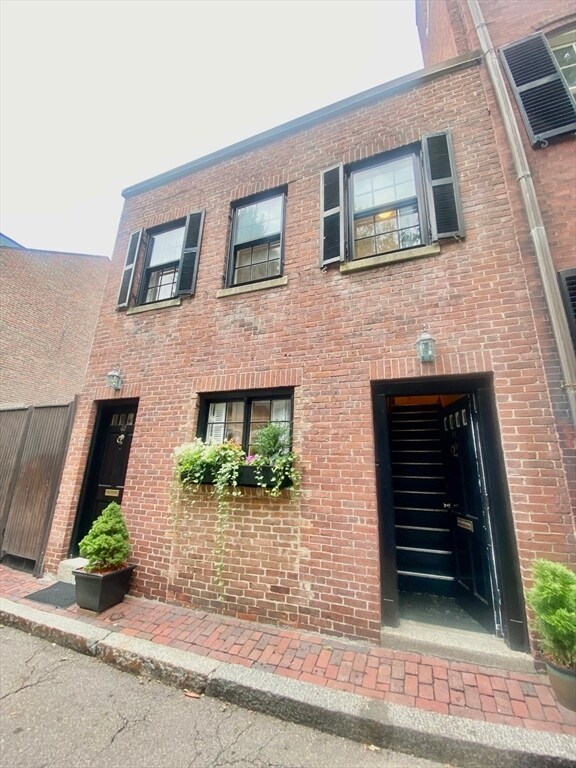 Foto del edificio - 42 Cedar Ln Way
