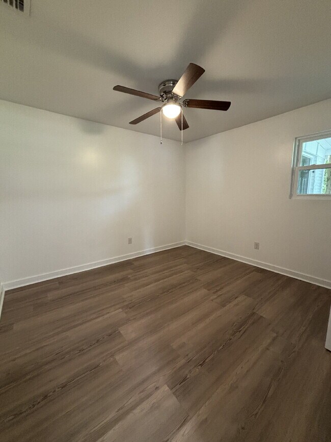 Foto del edificio - "Charming 2-Bed Oasis in Lynn Haven – Cozy...