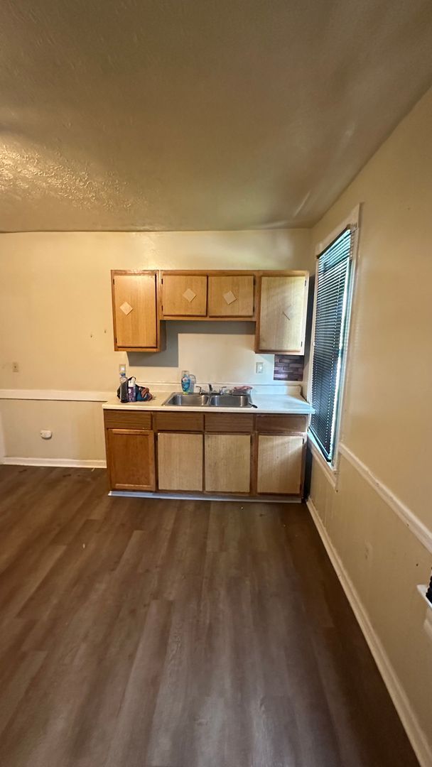 Foto del edificio - 77th,E.1142