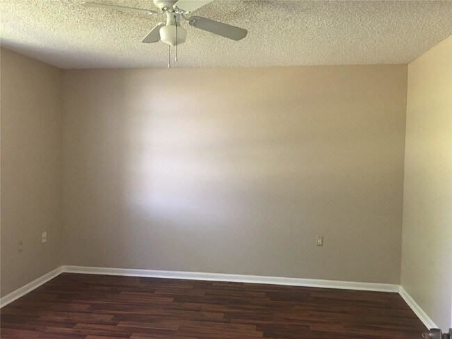 Building Photo - 1703 Whitehall Dr