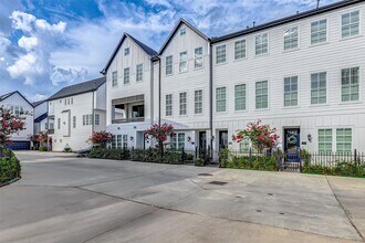 Building Photo - 1216 Timbergrove Park St