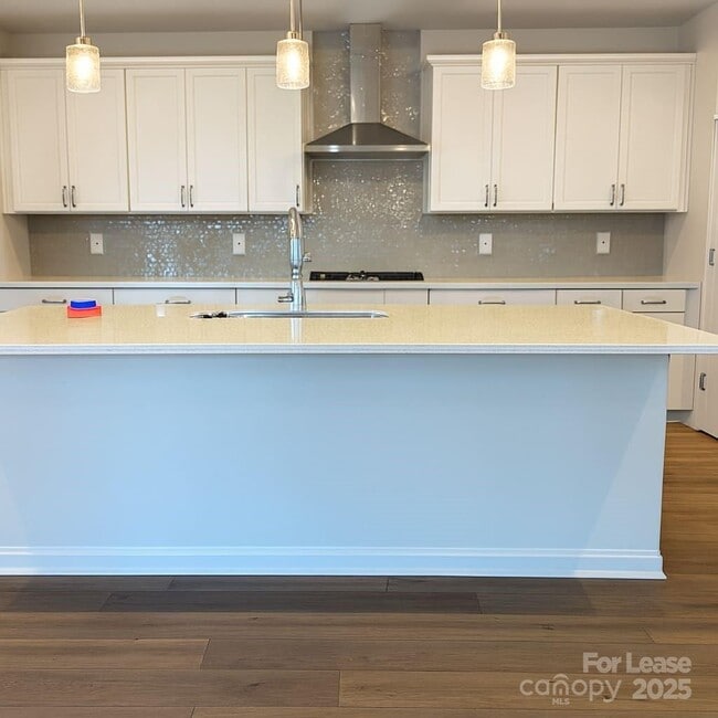 Building Photo - 8903 Nettleton Ave